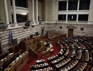 Βουλή: Πέρασε κατά πλειοψηφία η παράταση της σύμβασης για το «Ελευθέριος Βενιζέλος»